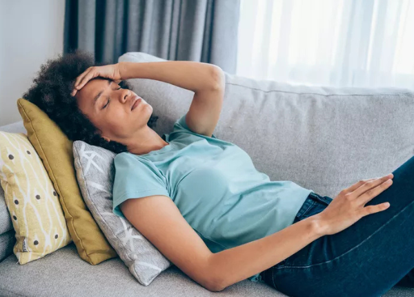 Hoa mắt chóng mặt: Nguyên nhân, biện pháp khắc phục tại nhà 