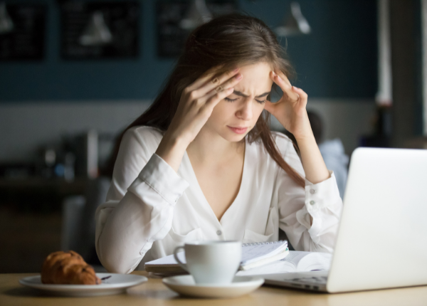 Tình trạng mất ngủ ở người trẻ? Nguyên nhân và tác động 