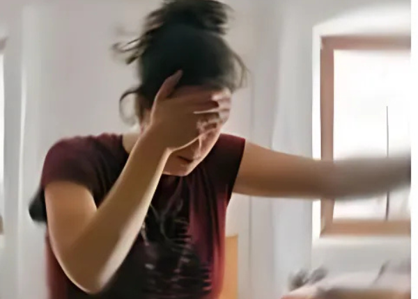 Nguyên nhân khiến bạn dễ bị chóng mặt mỗi sáng? 