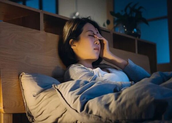 Giấc ngủ trắng là gì? Nguyên nhân, tác động đến sức khỏe 
