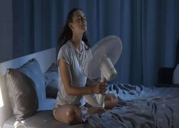 Mất ngủ do phòng nóng: Nguyên nhân và cách điều chỉnh